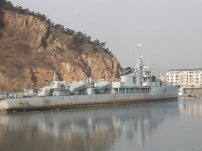 物々交換された北朝鮮軍艦