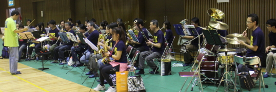 アンコールに応える鎌ケ谷吹奏楽団