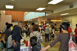 来場した多くの市民