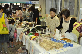 １階市民ホールの模擬店