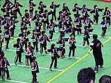 「よさこソ−ラン踊り」を踊る園児たち